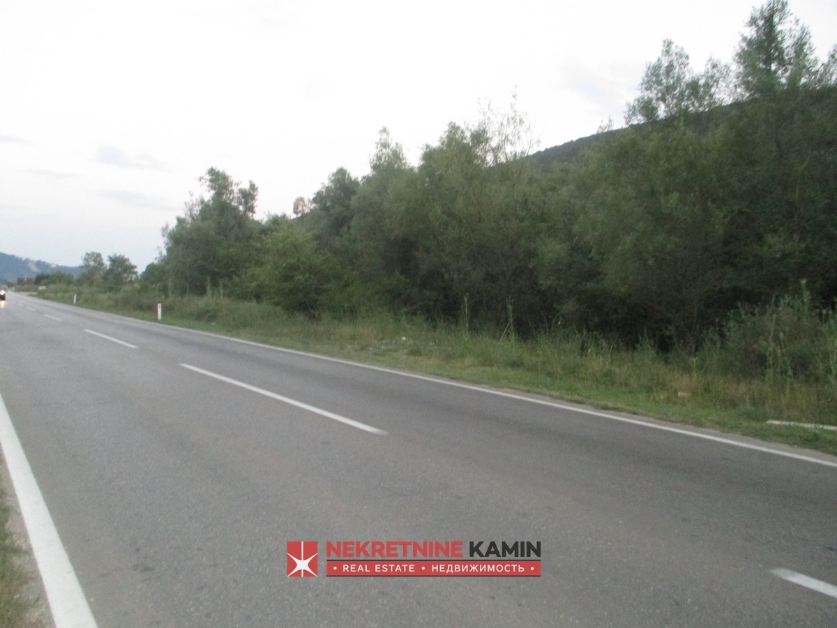 Na prodaju urbanizovan plac na 20m od magistrale, Radanovići